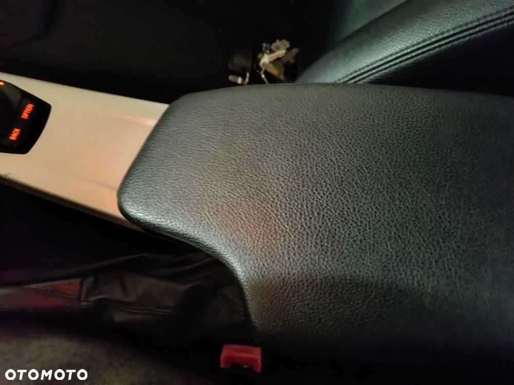 BMW Seria 3 318i - 15