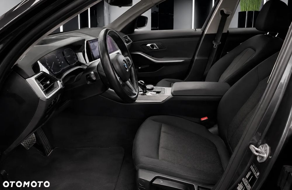 BMW Seria 3 318i M Sport - 7