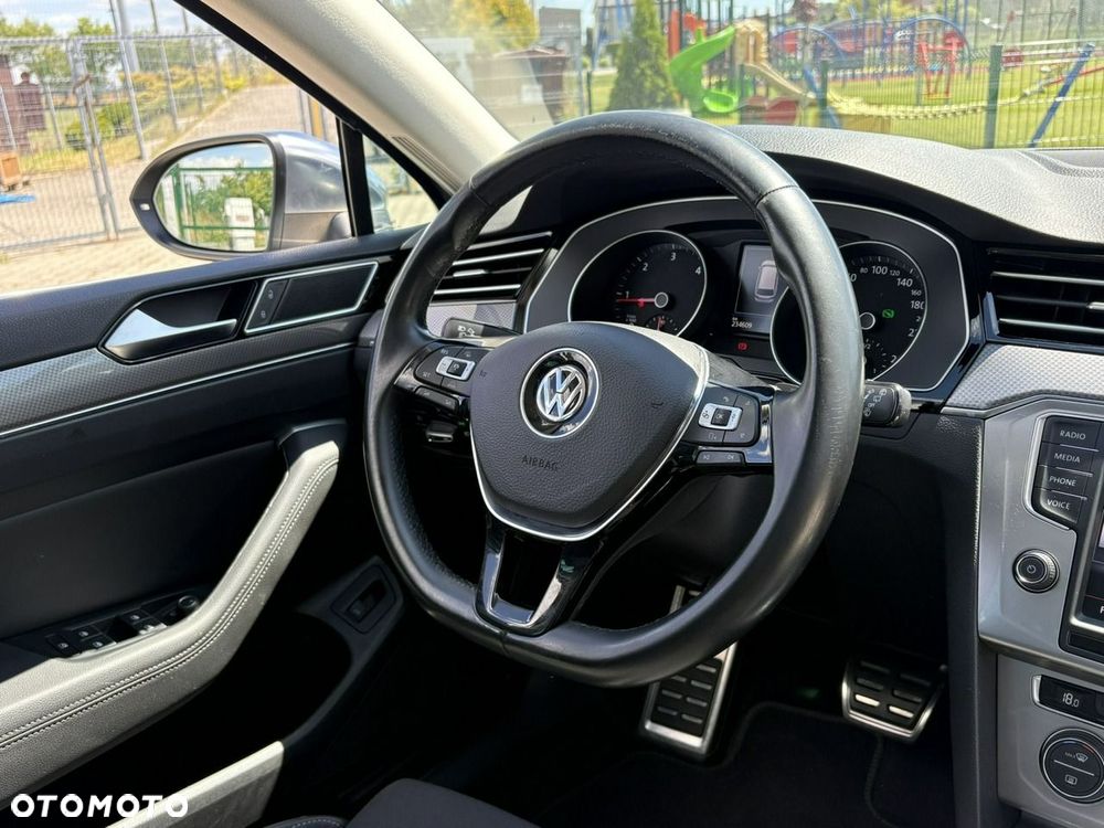 Volkswagen Passat Alltrack 2.0 TDI Bi-Turbo SCR 4Mot DSG - 18