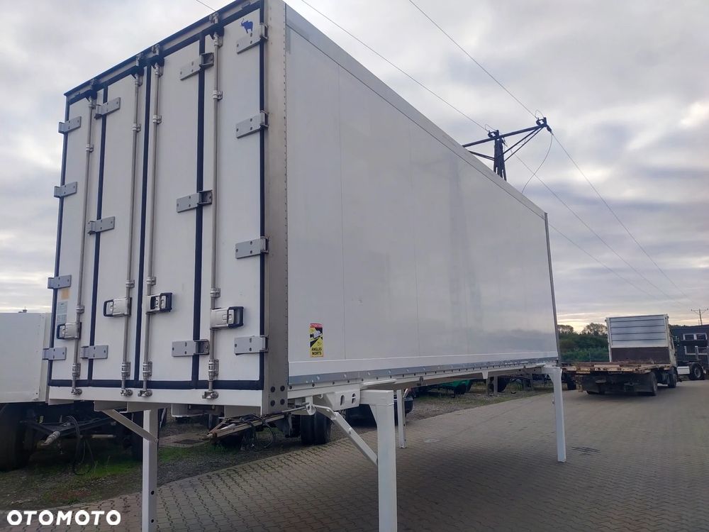 Schmitz Cargobull Izoterma BDF SCHMITZ stan idealny wysokość 258 cm - 9
