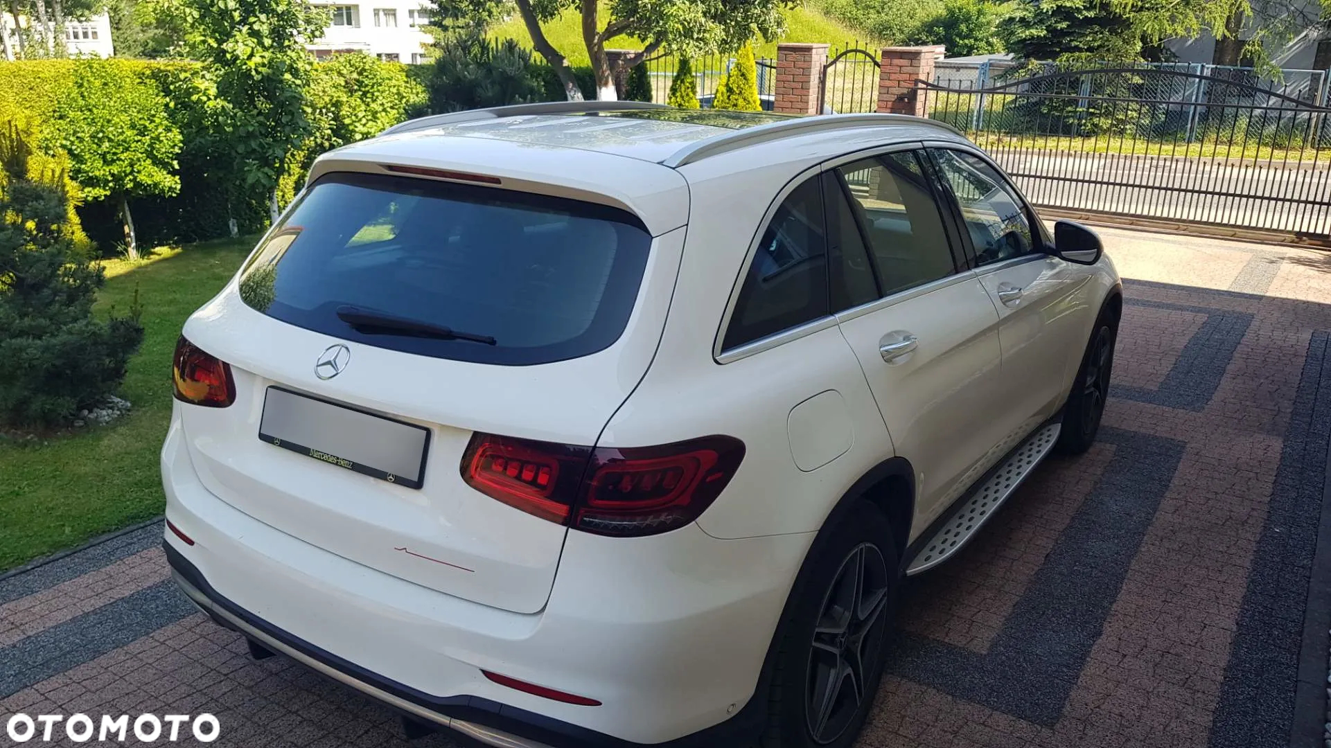 Mercedes-Benz GLC 220 d 4Matic 9G-TRONIC AMG Line Plus - 10