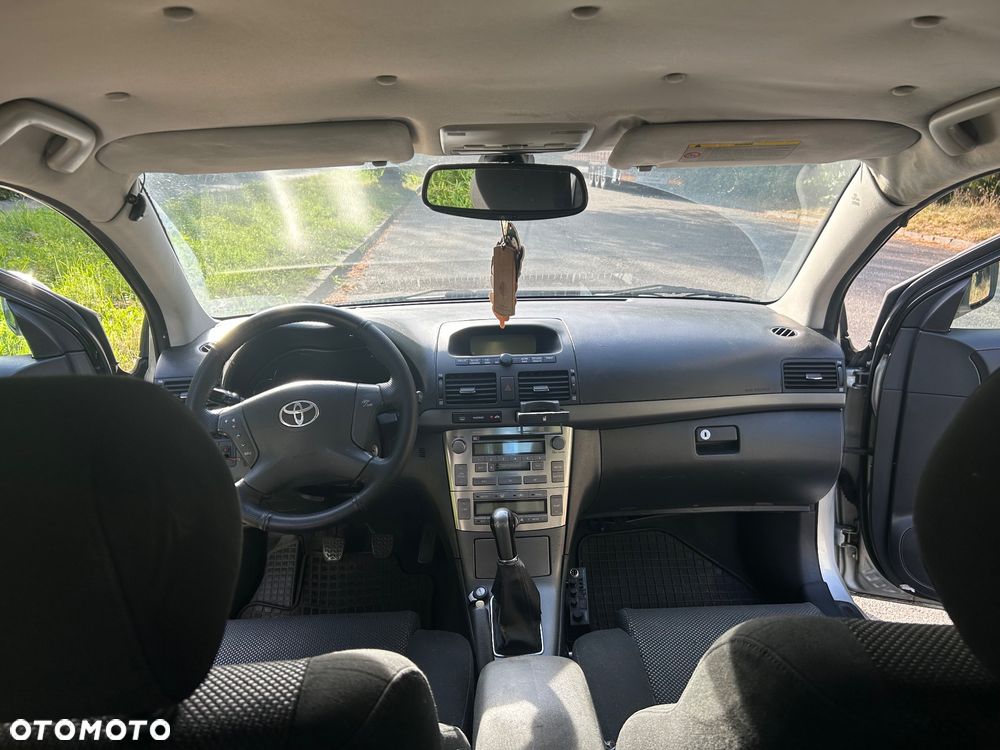 Toyota Avensis 2.0 D-4D Sol - 4