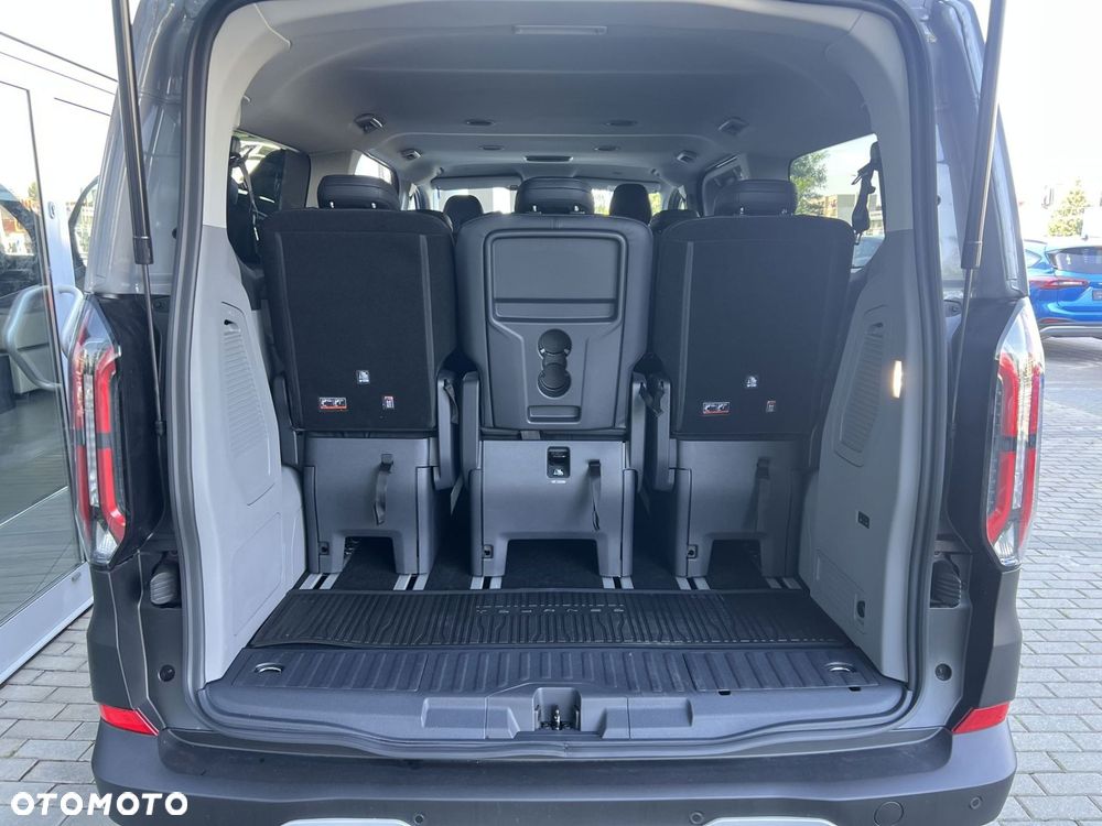 Ford Tourneo Custom - 17