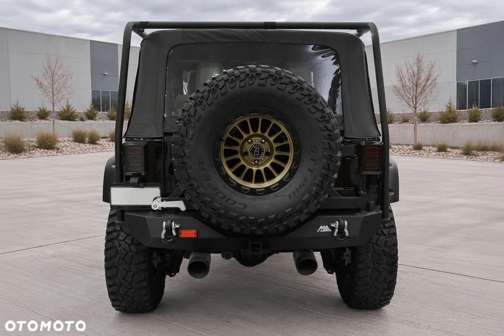 Jeep Wrangler - 6