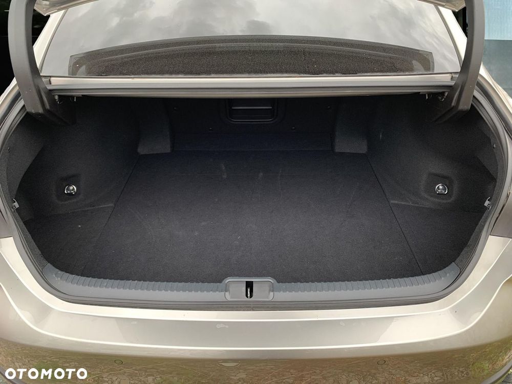 Lexus ES 300h Business Edition - 21