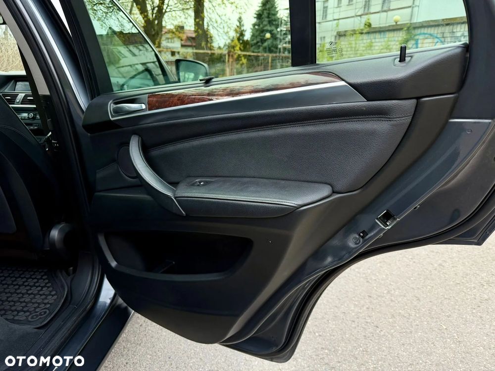 BMW X5 xDrive35i Edition Exclusive - 19