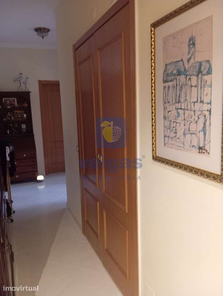 Apartamento T4 na Avenida 1º de Maio, com Garagem - Grande imagem: 5/24
