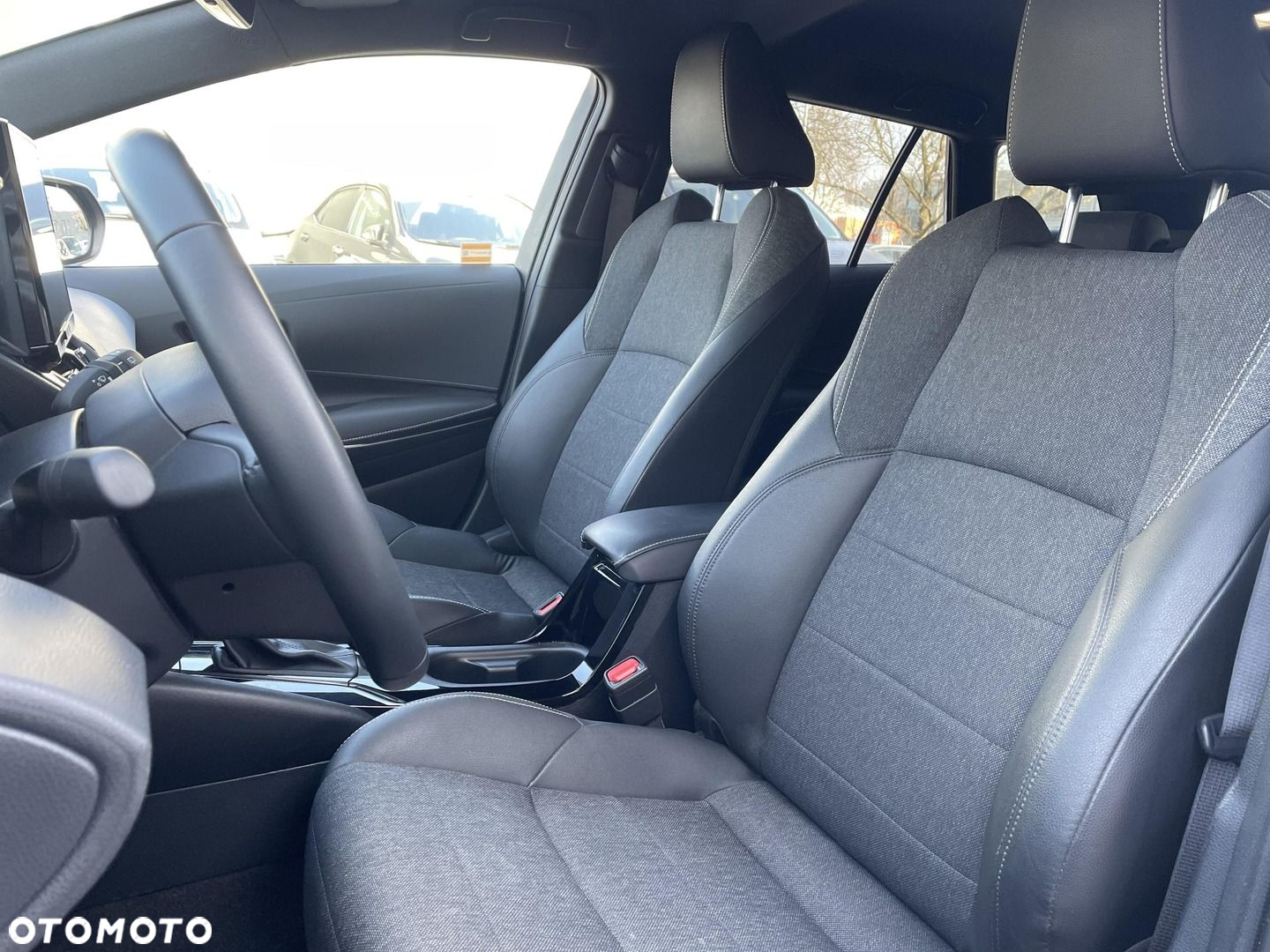 Toyota Corolla - 12