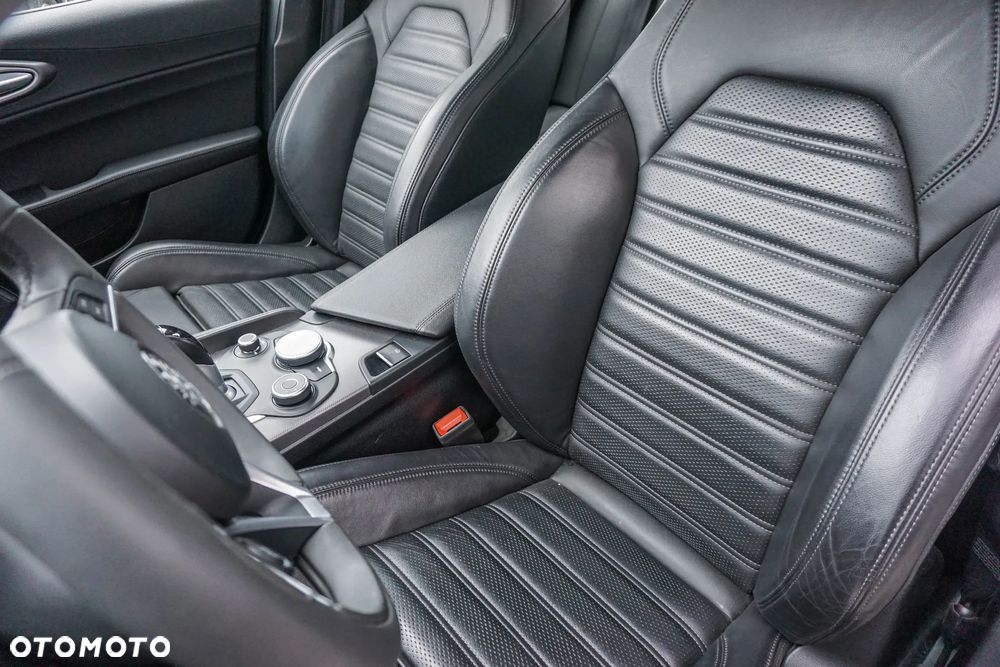 Alfa Romeo Giulia 2.0 Turbo Veloce Q4 - 26