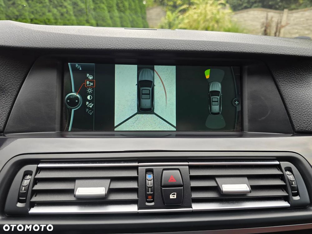 BMW Seria 5 525d Sport-Aut Luxury Line - 28