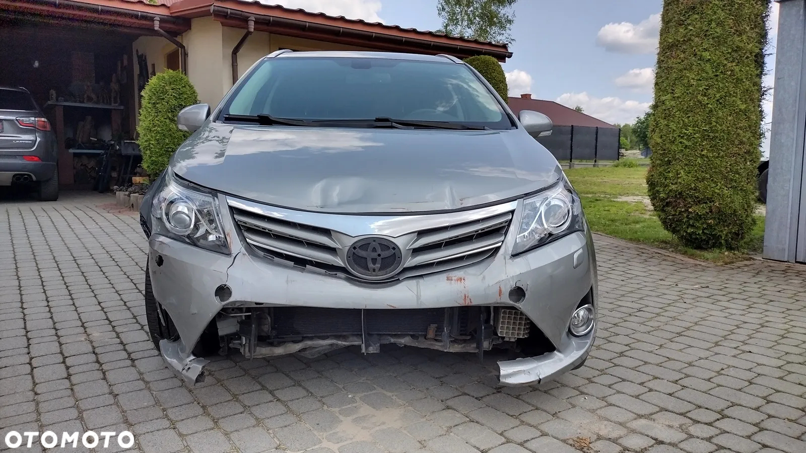 Toyota Avensis - 2