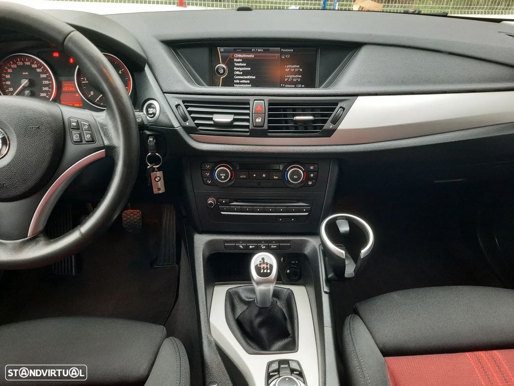 BMW X1 18 d xDrive Line Sport - 41
