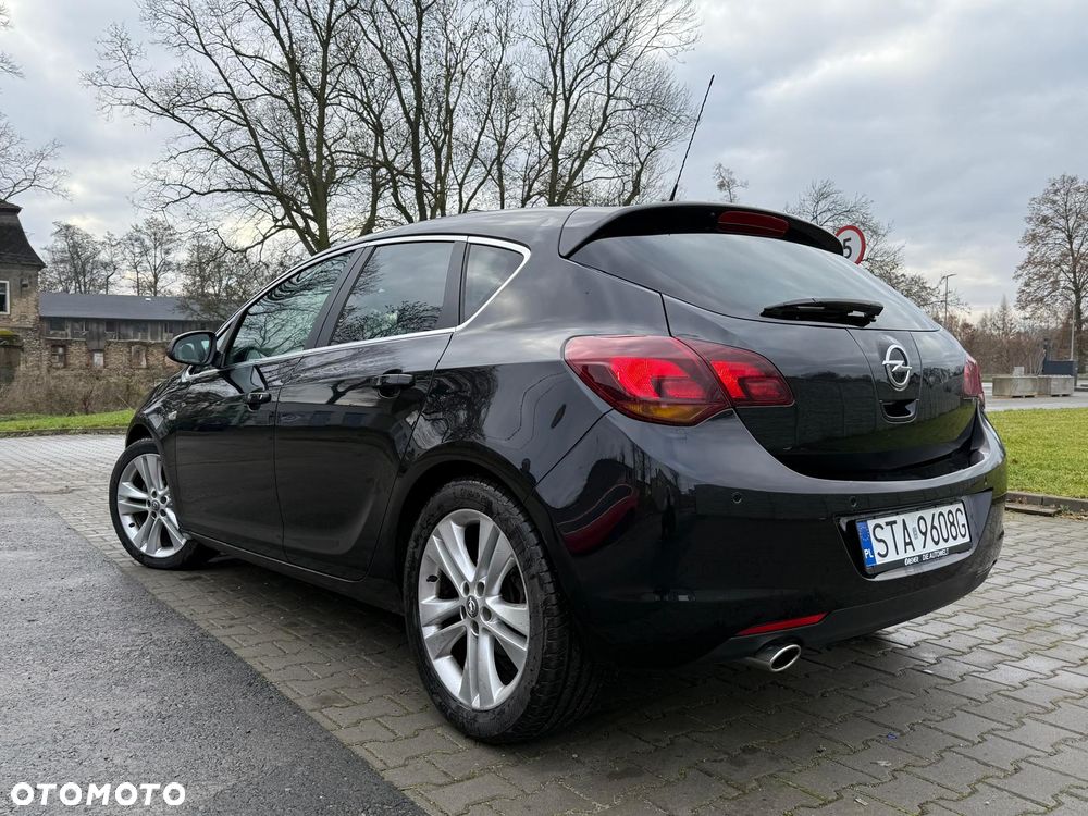 Opel Astra 1.4 Turbo Cosmo - 4