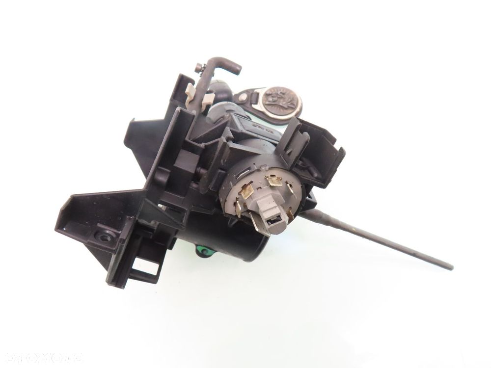STACYJKA OPEL ZAFIRA A 90589313 90589389 24413106 - 8