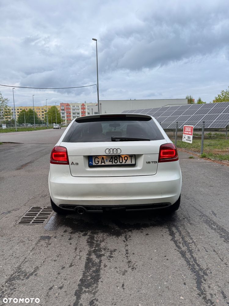 Audi A3 3-drzwiowe 1.6 TDI DPF Ambition - 5