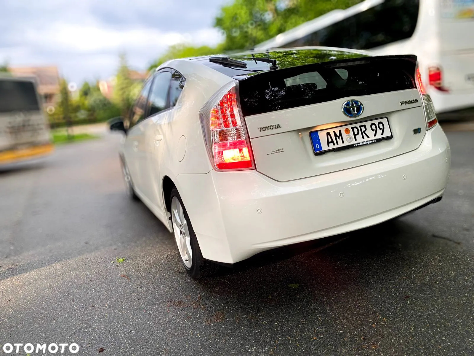 Toyota Prius (Hybrid) Executive - 9