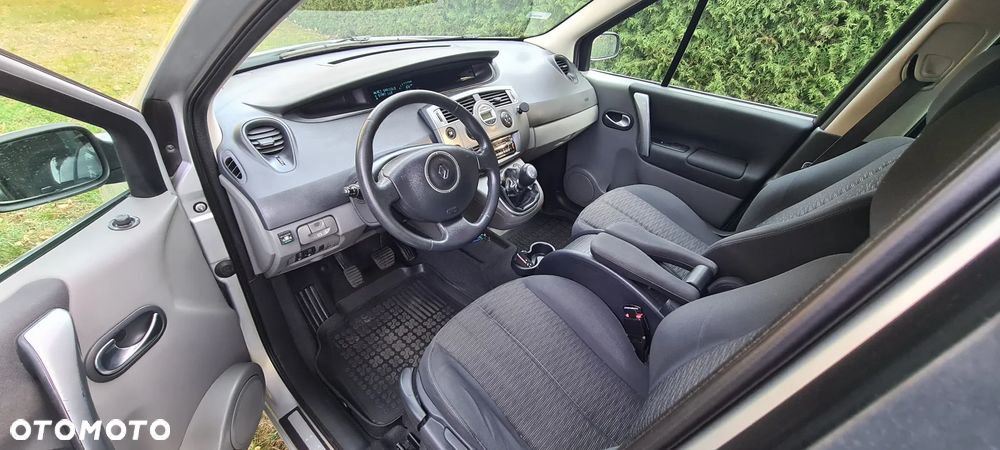 Renault Scenic 2.0 16V Emotion Plus - 7