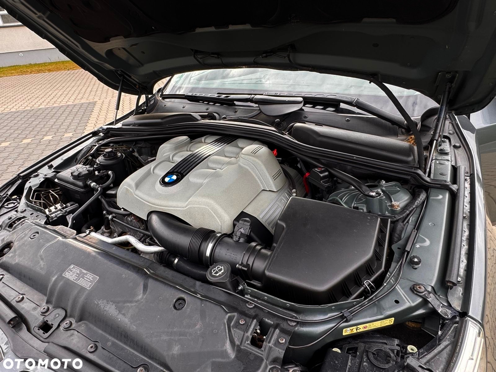 BMW Seria 5 545i - 35
