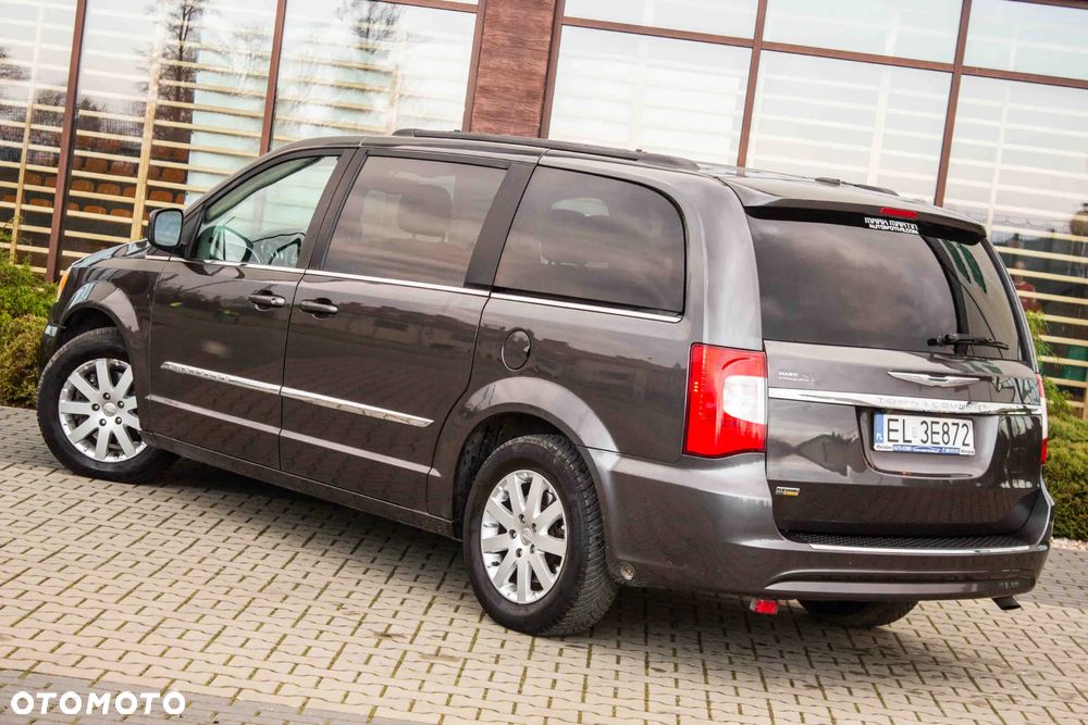 Chrysler Town & Country 3.6 Limited - 10