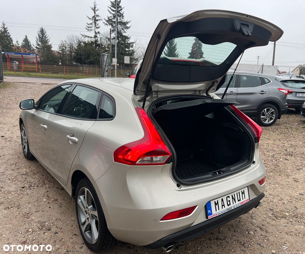 Volvo V40 D3 Momentum - 40