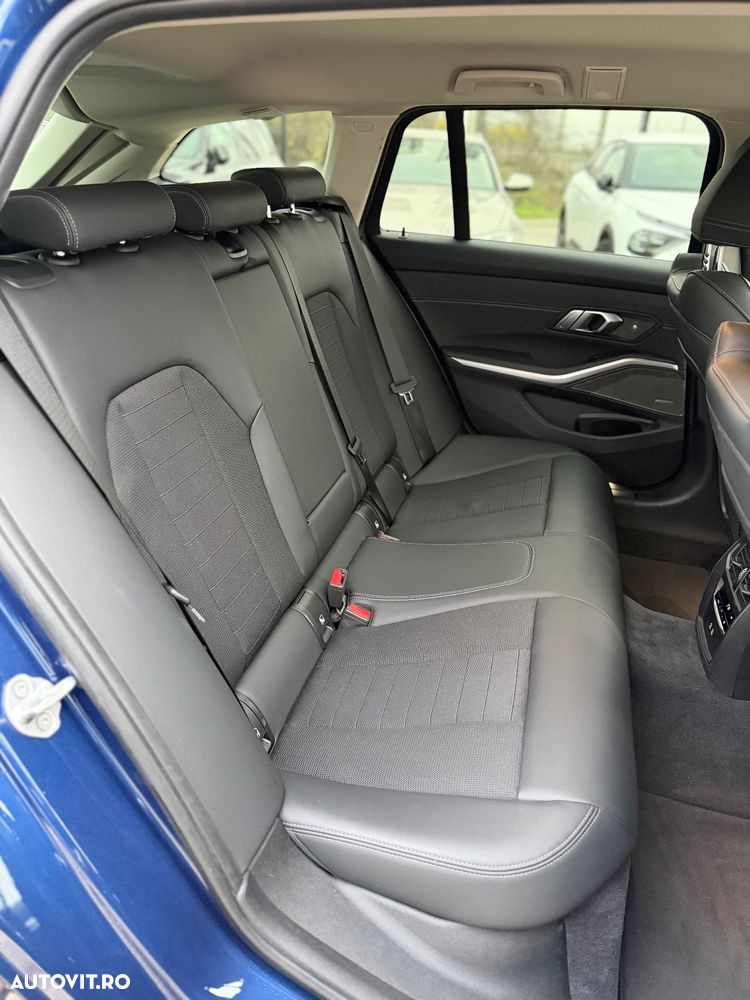 BMW Seria 3 320d Aut. Advantage - 12