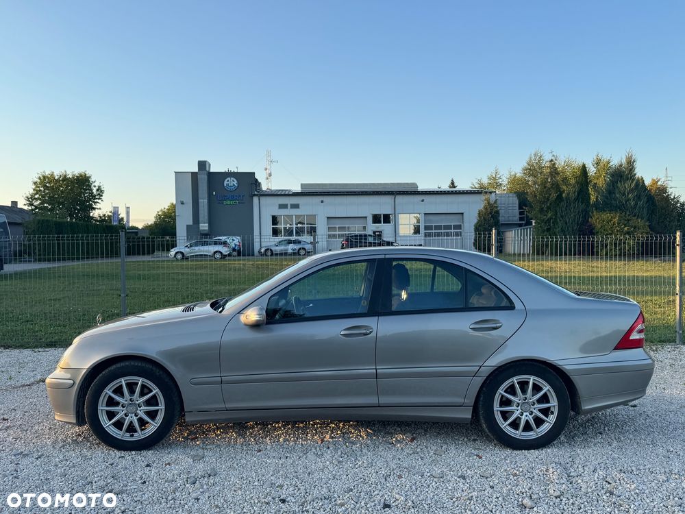 Mercedes-Benz C-Class 2006 photo 4