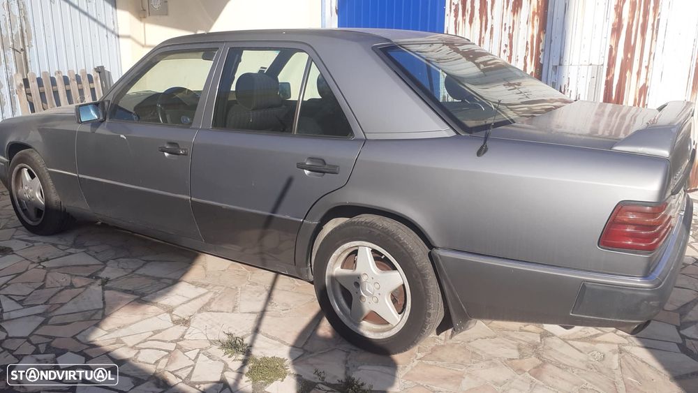 Mercedes-Benz E 200 - 3