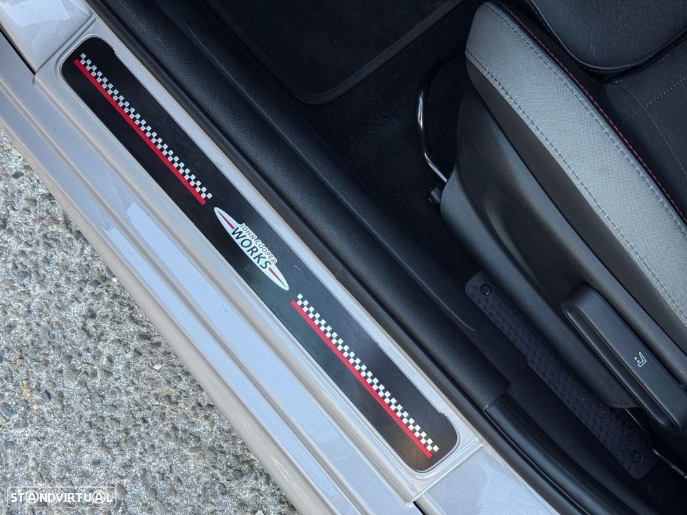 MINI 5 Portas Cooper S Premium JCW Auto - 34