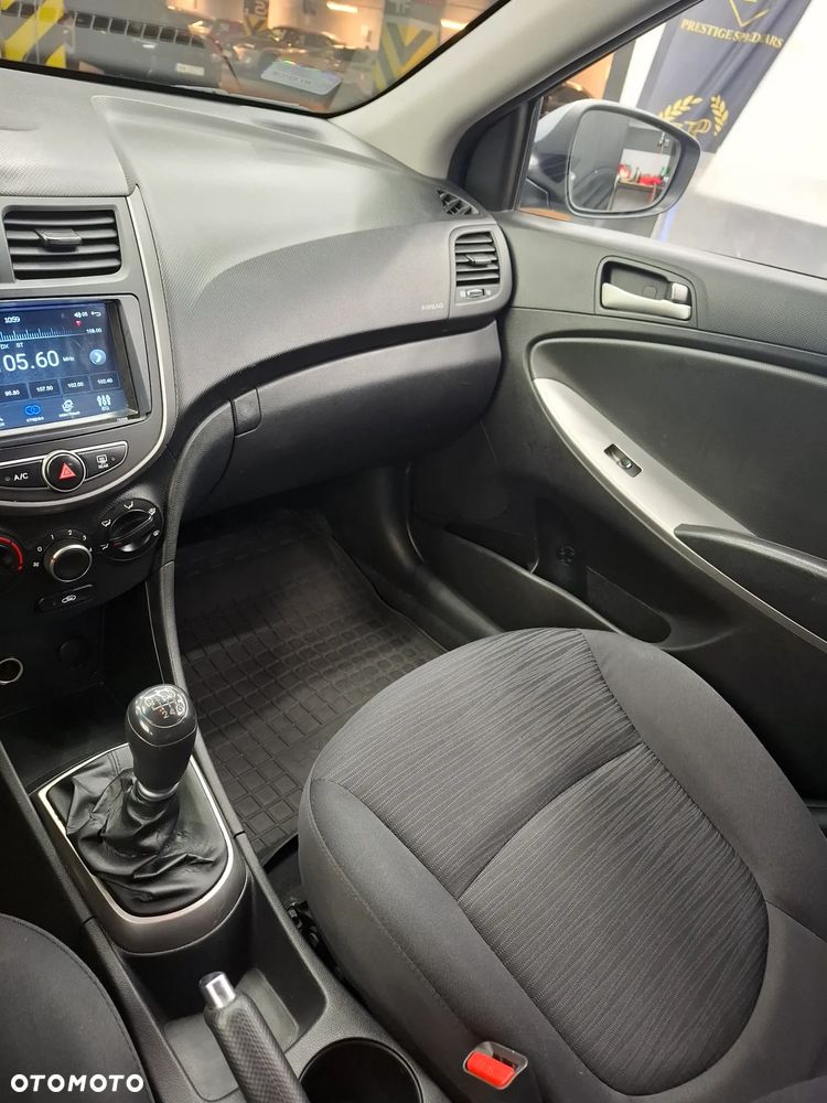 Hyundai Accent - 9