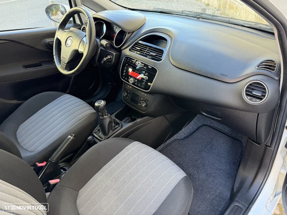 Fiat Punto 1.2 Lounge S&S - 17
