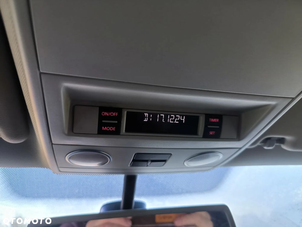 Volkswagen Multivan - 12