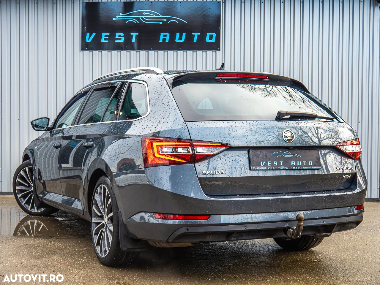 Skoda Superb Combi 2.0 TDI DSG 4X4 Laurin & Klement - 5