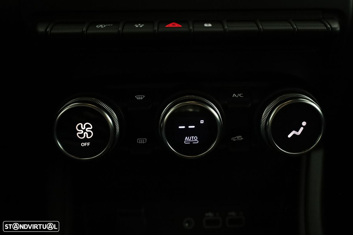Renault Captur 1.0 TCe Techno Bi-Fuel - 13
