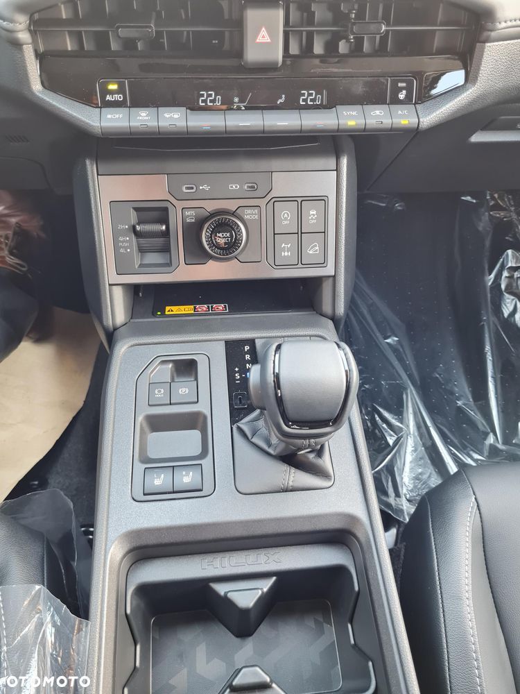 Toyota Hilux 2.8 D-4D mHEV Double Cab Executive 4x4 - 13