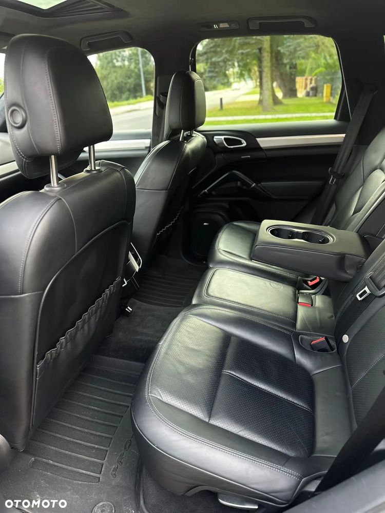 Porsche Cayenne GTS - 13