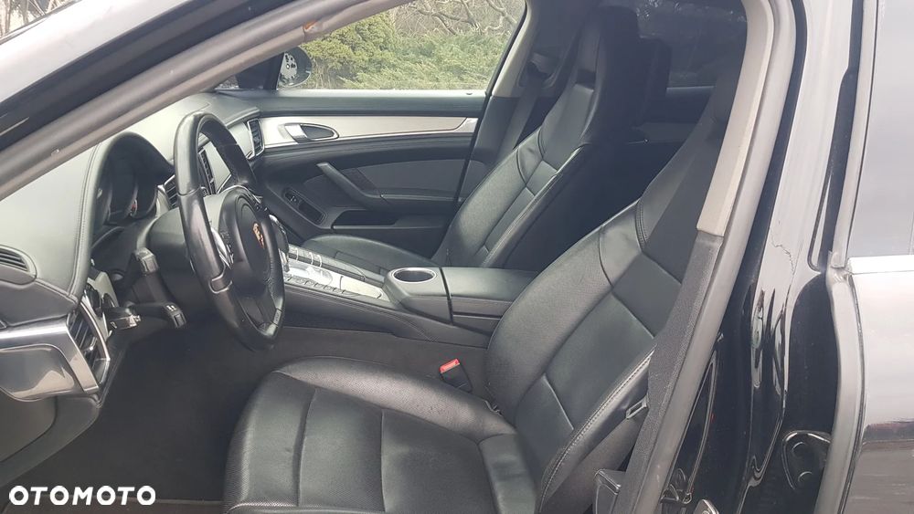 Porsche Panamera 4S PDK - 23