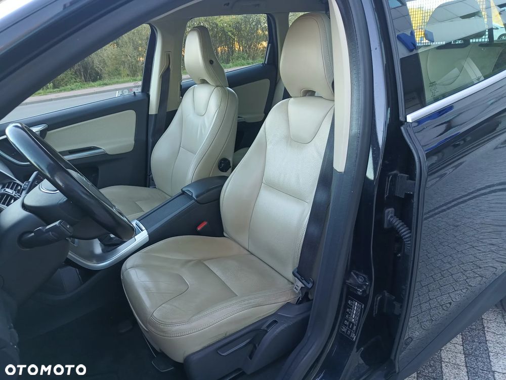Volvo XC 60 D4 Geartronic Momentum - 23