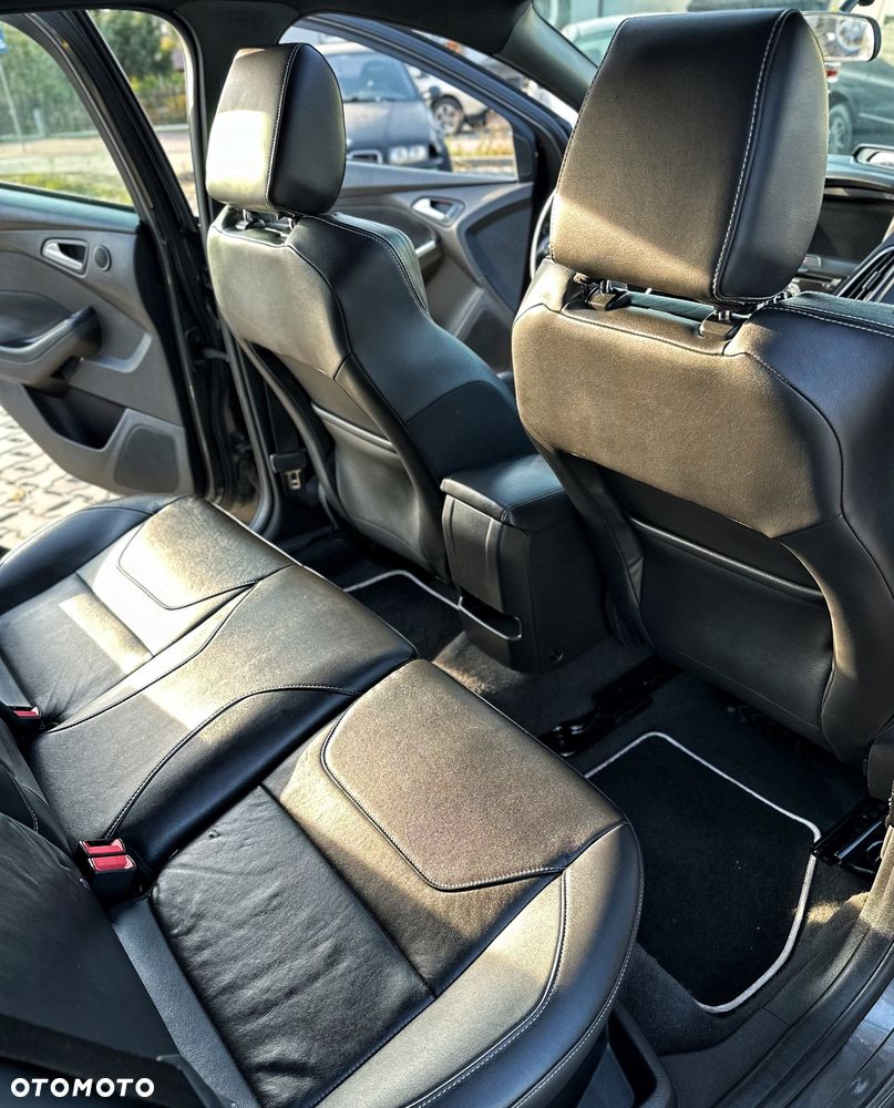 Ford Focus 2.0 EcoBoost ST - 33