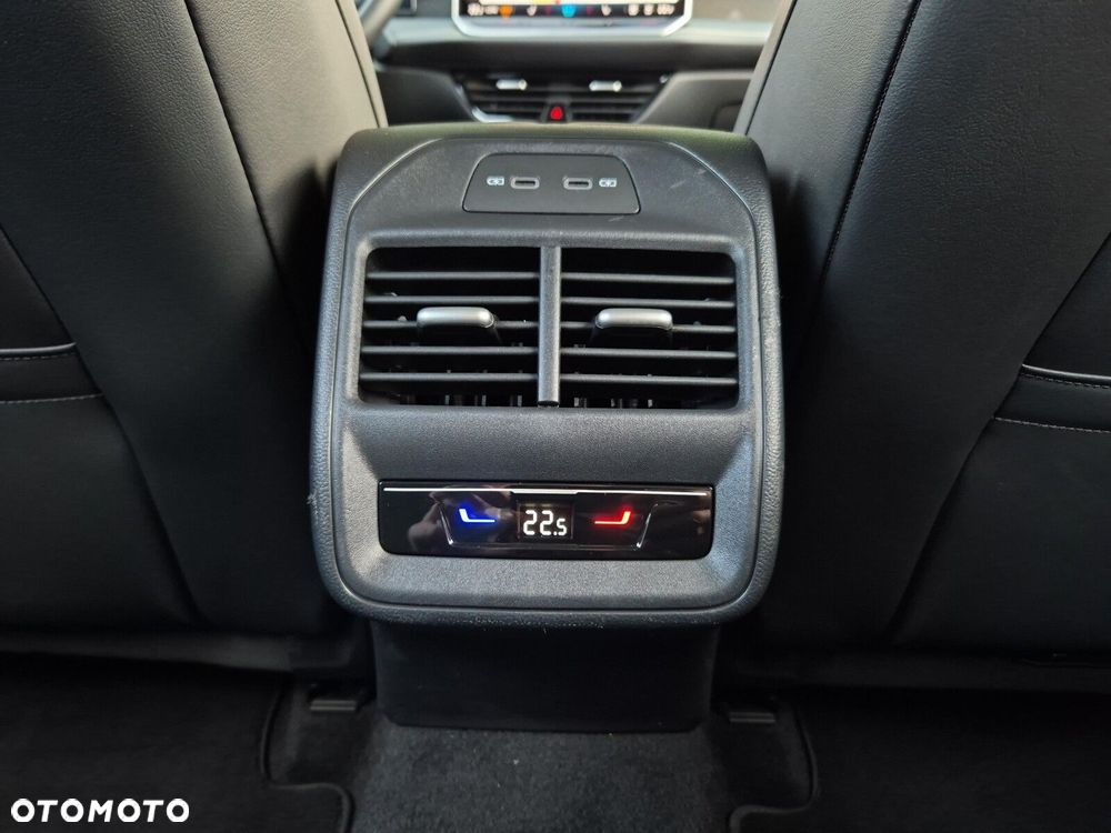 Volkswagen Passat - 18