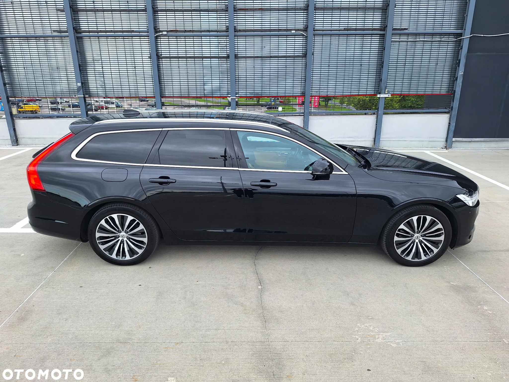 Volvo V90 D4 Momentum Pro - 9