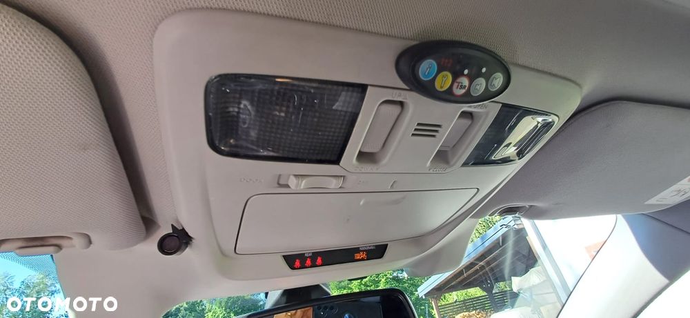 Subaru Outback 2.0D Exclusive Lineartronic - 13