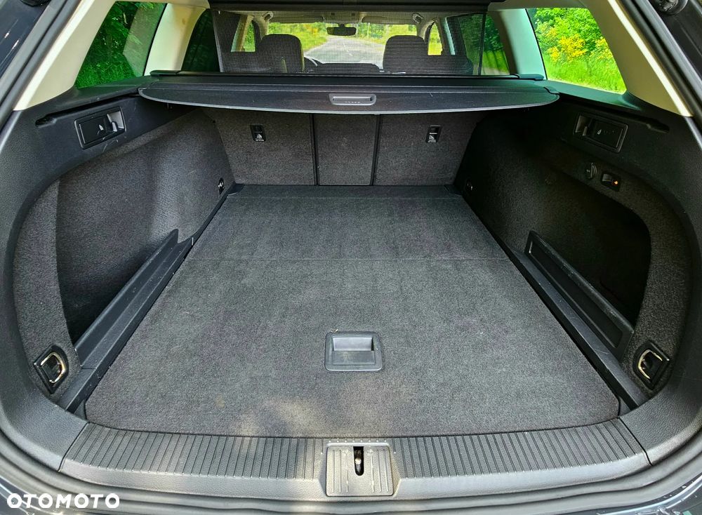 Volkswagen Passat 2.0 TDI (BlueMotion Technology) DSG Highline - 23