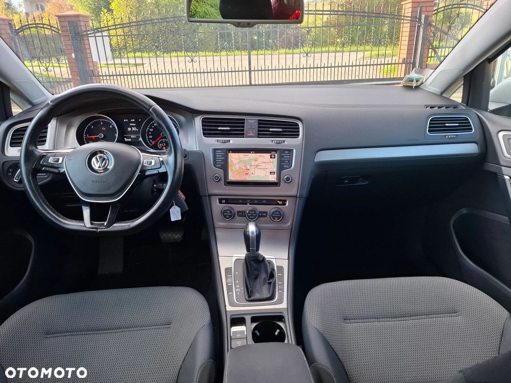 Volkswagen Golf - 11