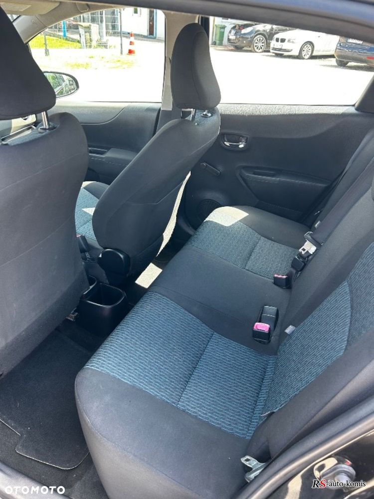 Toyota Yaris - 24