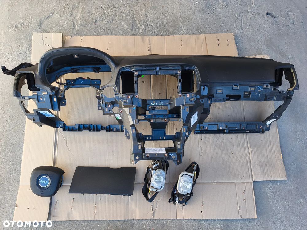 DESKA ROZDZIELCZA KONSOLA KOKPIT AIRBAG SKÓRA JEEP GRAND CHEROKEE WK2 LIFT - 1