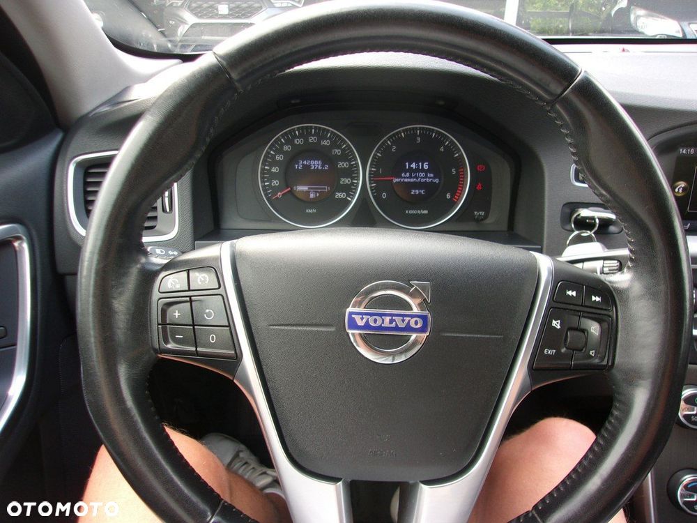 Volvo V60 D3 Momentum - 13