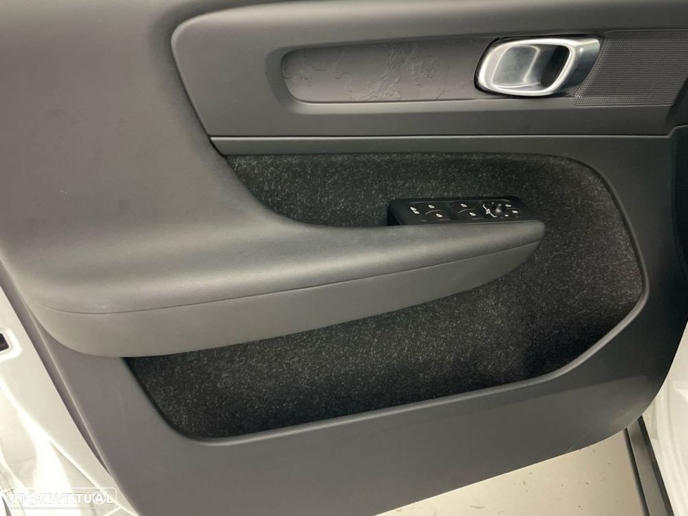 Volvo XC 40 2.0 D3 Momentum Plus Geartronic - 16