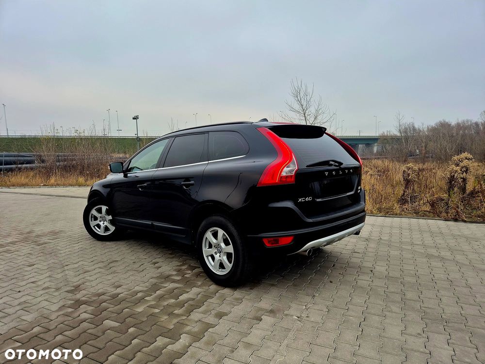 Volvo XC 60 2.4D AWD Momentum - 24