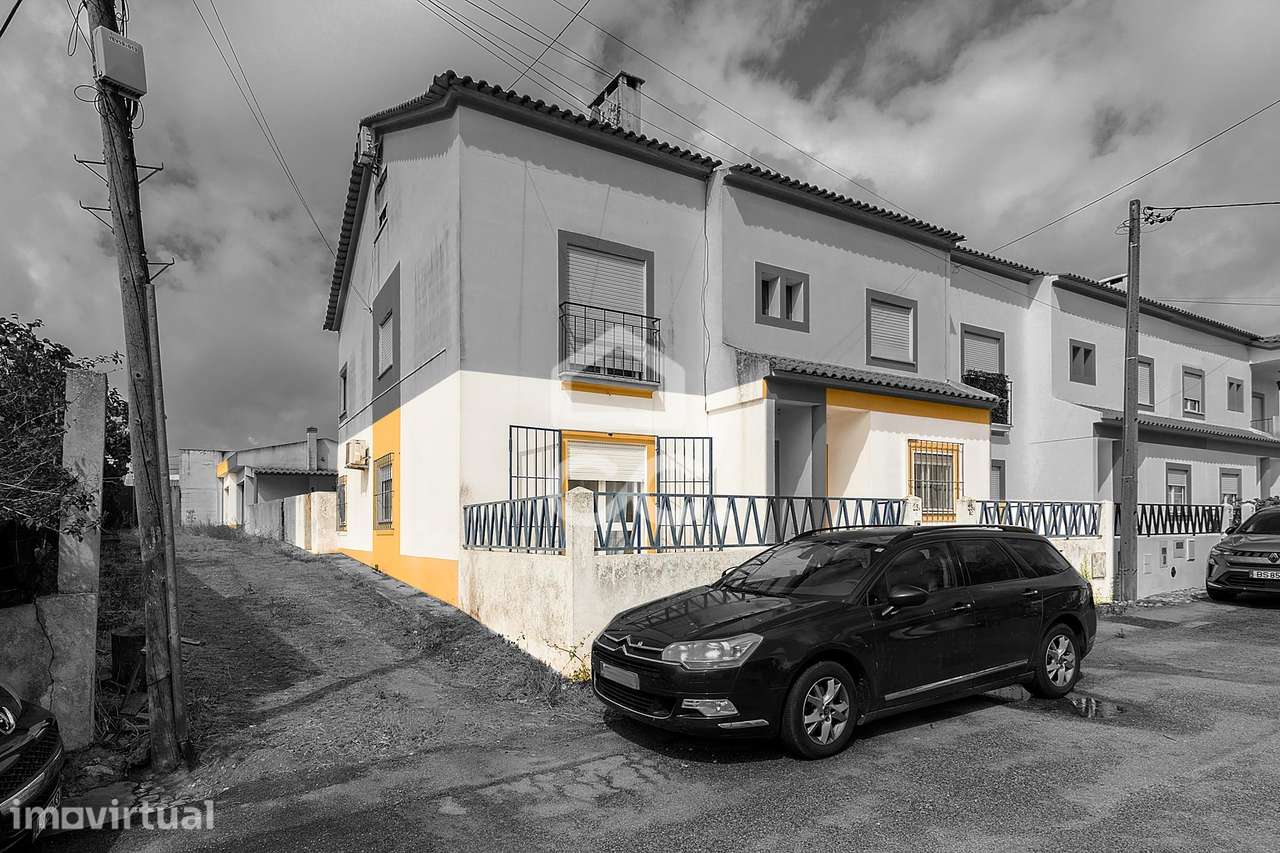 Moradia Bifamiliar T3 de Rés do Chão c/ Quintal, Varanda e Garagem, no - Grande imagem: 2/43