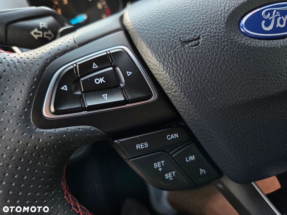 Ford Kuga 1.5 EcoBoost 4x4 ST-Line - 36